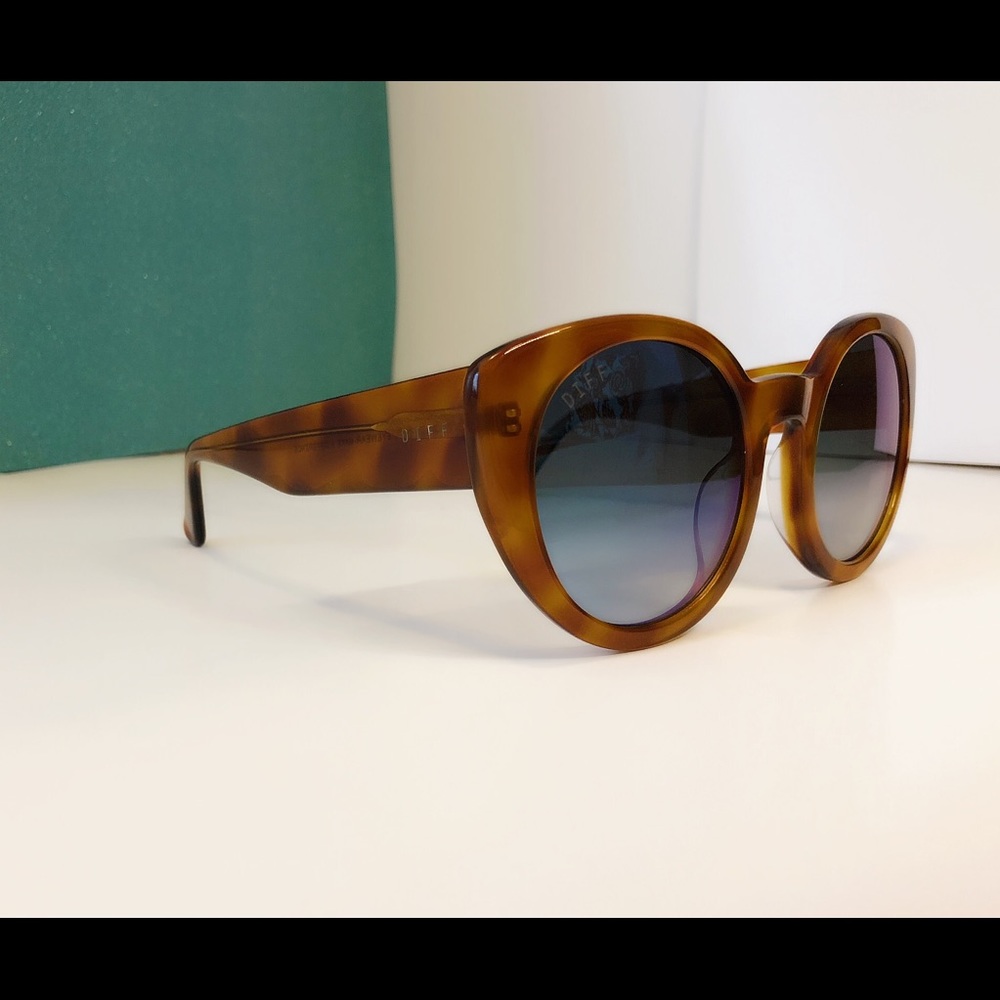 DIFF Honey Turquoise Luna Sunglasses